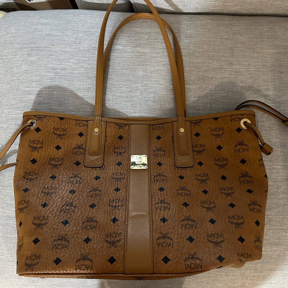 MCM Liz Reversible Medium Visetos Tote Bag